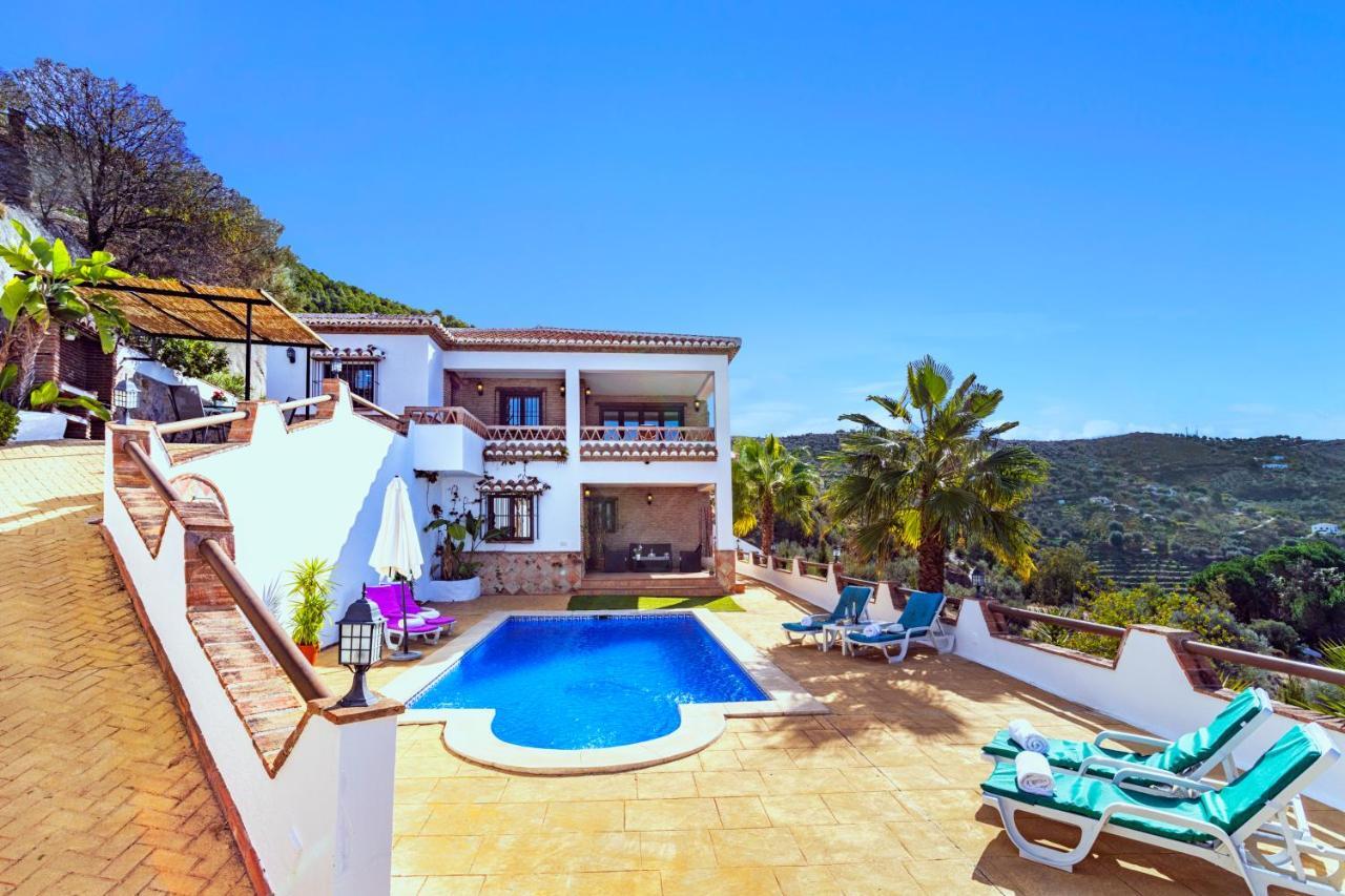 Holiday Home El Encinar Alcaucín Exteriör bild