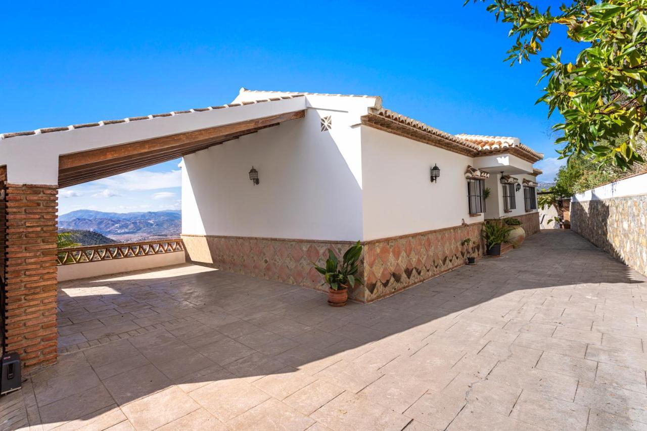 Holiday Home El Encinar Alcaucín Exteriör bild